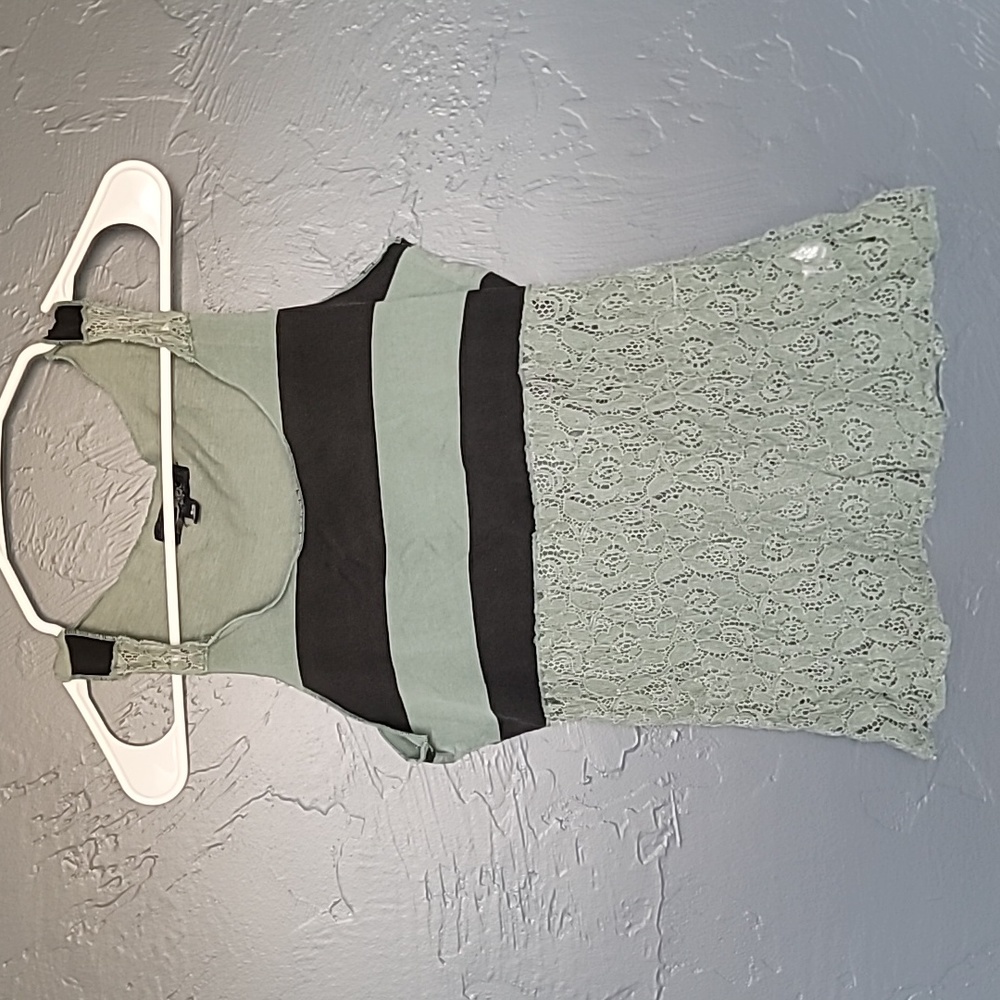 Silver Jeans Lace Top EUC